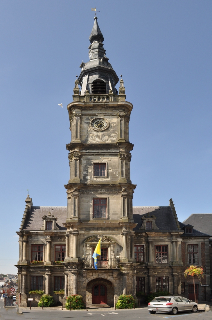 L'Hôtel de Ville - Le Cateau-Cambrésis