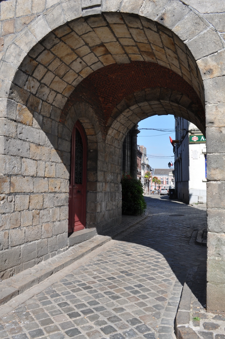 Le passage sous le beffroi - Le Cateau-Cambrésis