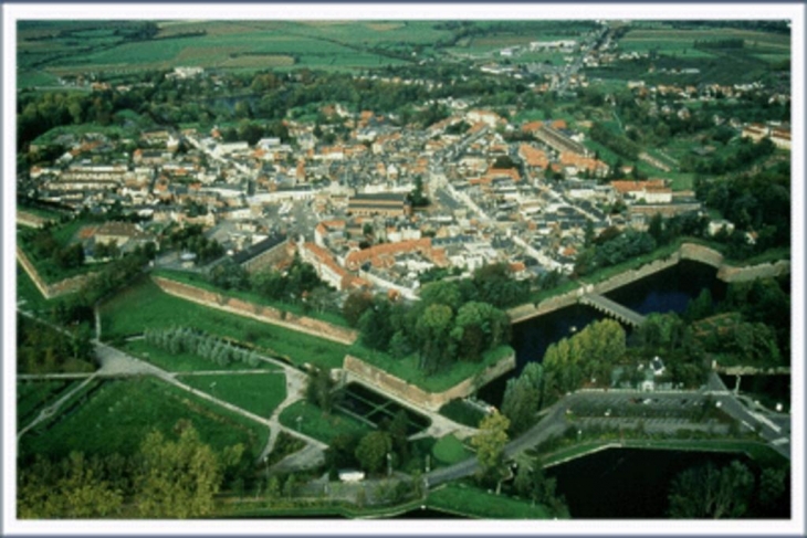 Vue aérienne de la ville du Quesnoy - Le Quesnoy