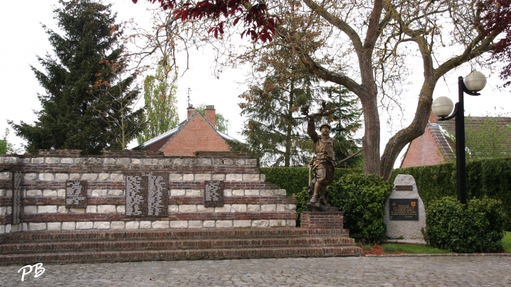 Monument aux Morts - Lesquin