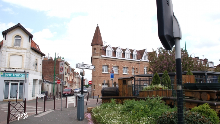 Place du Générale De Gaulle - Lesquin