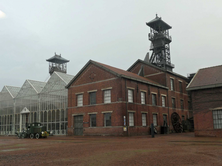 Le carreau de mine et ses chavalements - Lewarde