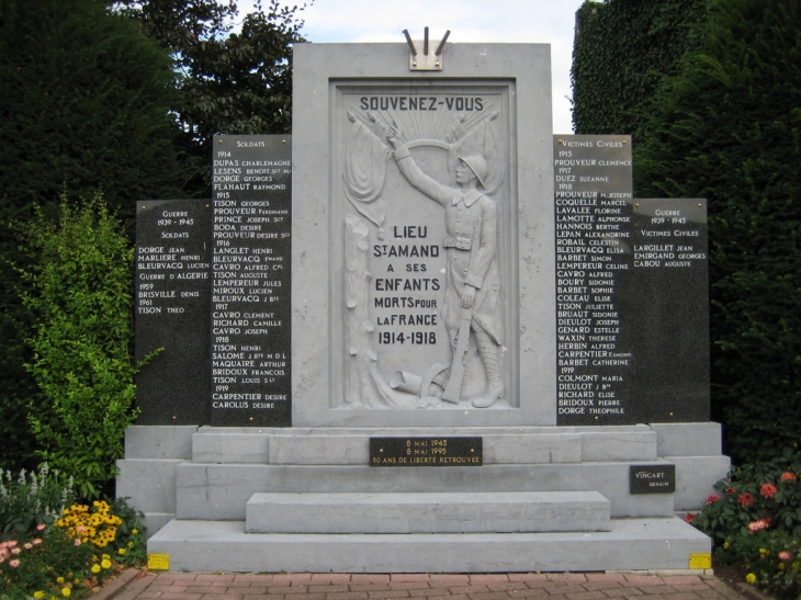 Le monument aux morts - Lieu-Saint-Amand