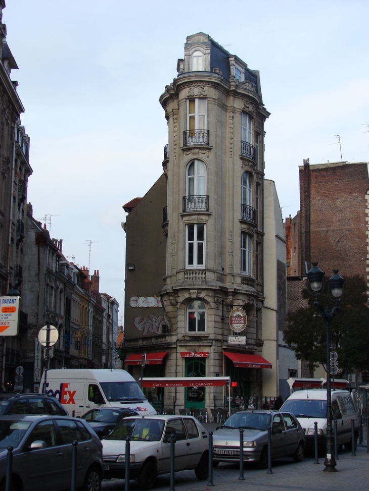 Immeuble Proue à l'Angle de la Rue de la Clef et du Boulevard Carnot - Lille