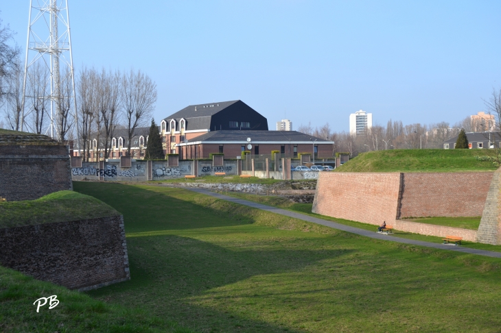 Jardin de la Porte de Gand ( fortifications Vauban ) - Lille