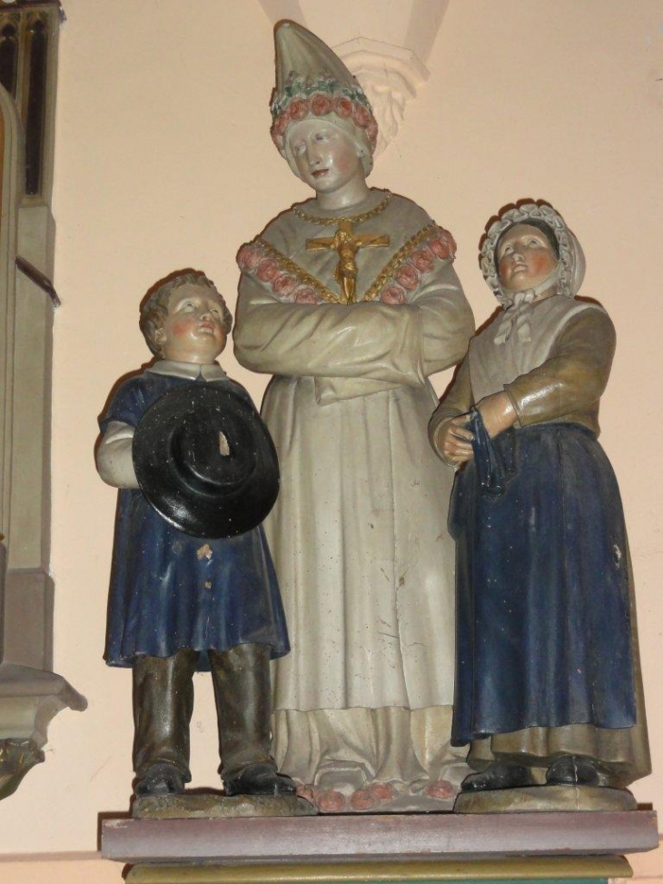 Mairieux (59600) église Saint-André, statue groupe en prière