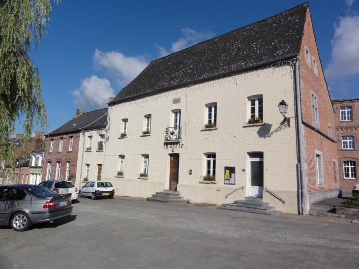 Maroilles (59550) la mairie