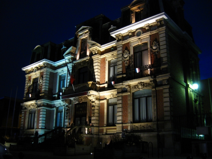 HOTEL DE VILLE by night - Marquette-lez-Lille