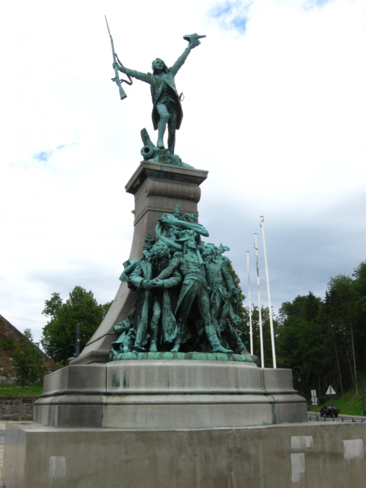 PLACE DE L OFFICE DE TOURISME - Maubeuge