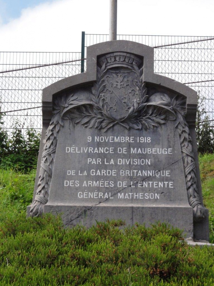 Maubeuge (59600) monument de la Libération 1, entre Zoo et Citadelle