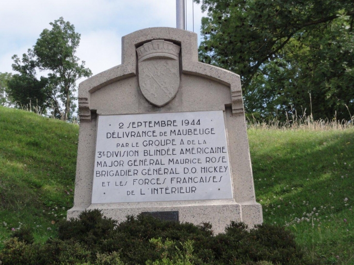 Maubeuge (59600) monument de la Libération 2, entre Zoo et Citadelle