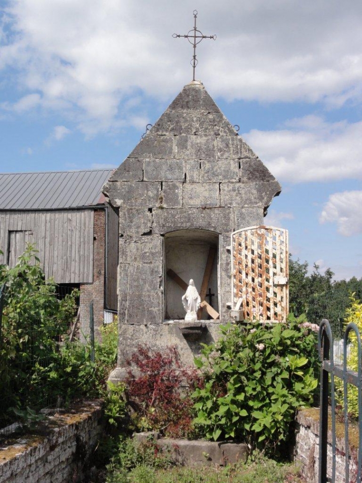 Monceau-Saint-Waast (59620) chapelle datée 1770