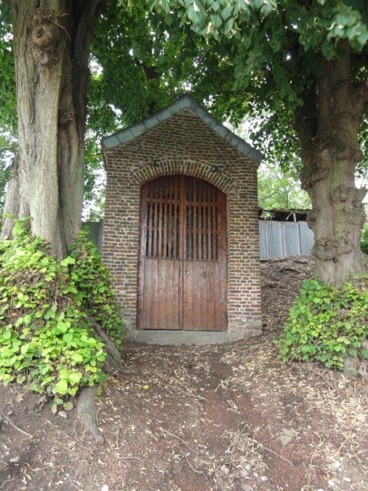 Monchaux-sur-Écaillon (59224) chapelle sortie nord