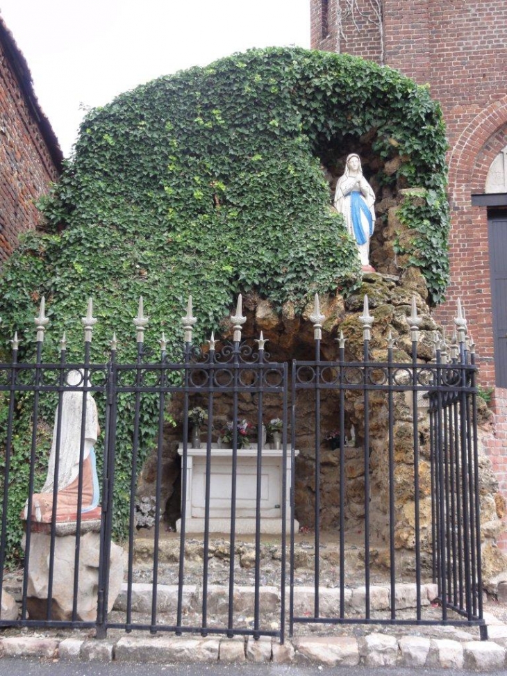 Monchaux-sur-Écaillon (59224) grotte de Lourdes