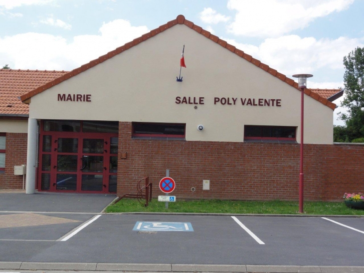 Montrécourt (59227) mairie, salle polyvalente