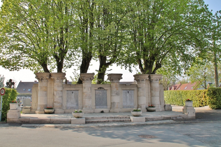 Monument aux Morts - Neuf-Berquin