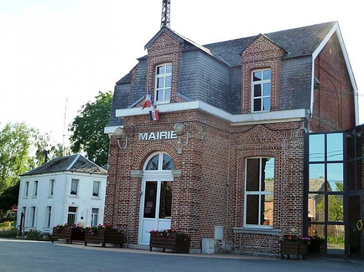 La mairie - Neuf-Mesnil