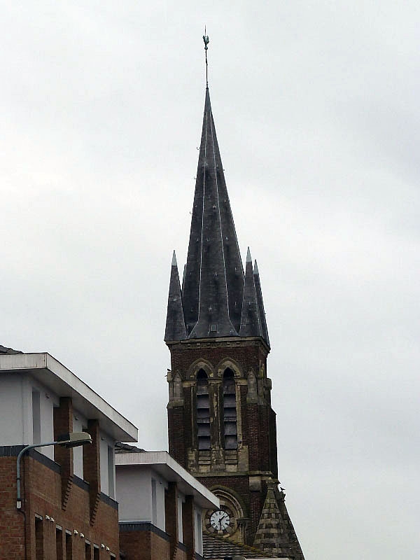 Le clocher - Neuville-Saint-Rémy