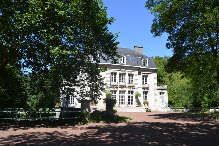 Parc Urbain de Nieppe et son Château du 17 Em Siècle