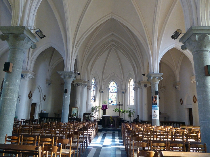 Dans l'église - Niergnies