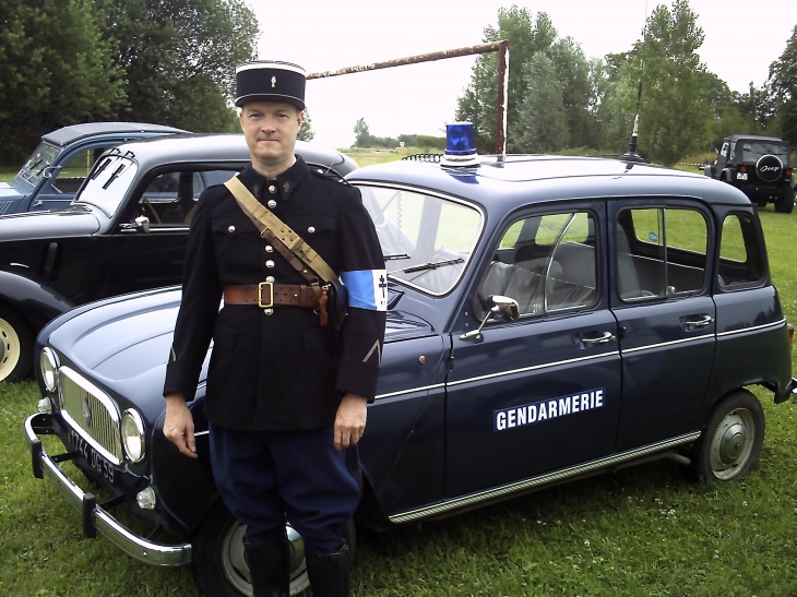 Photos expos de voitures ancienes - Niergnies