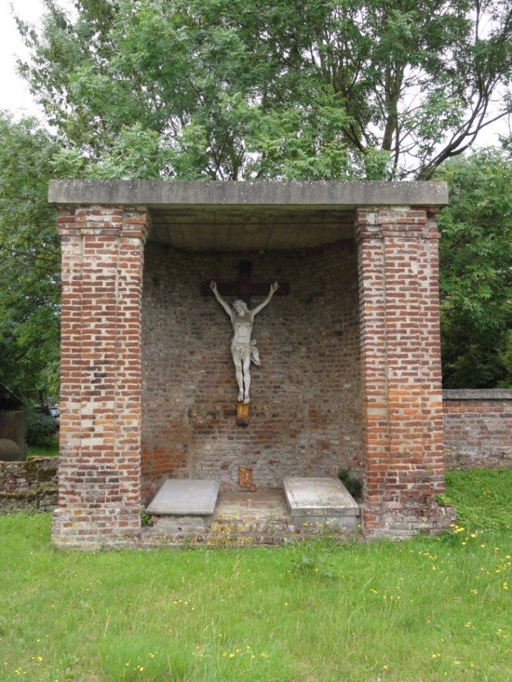 Orsinval (59530) calvaire funéraire sur l'ancien cimetière