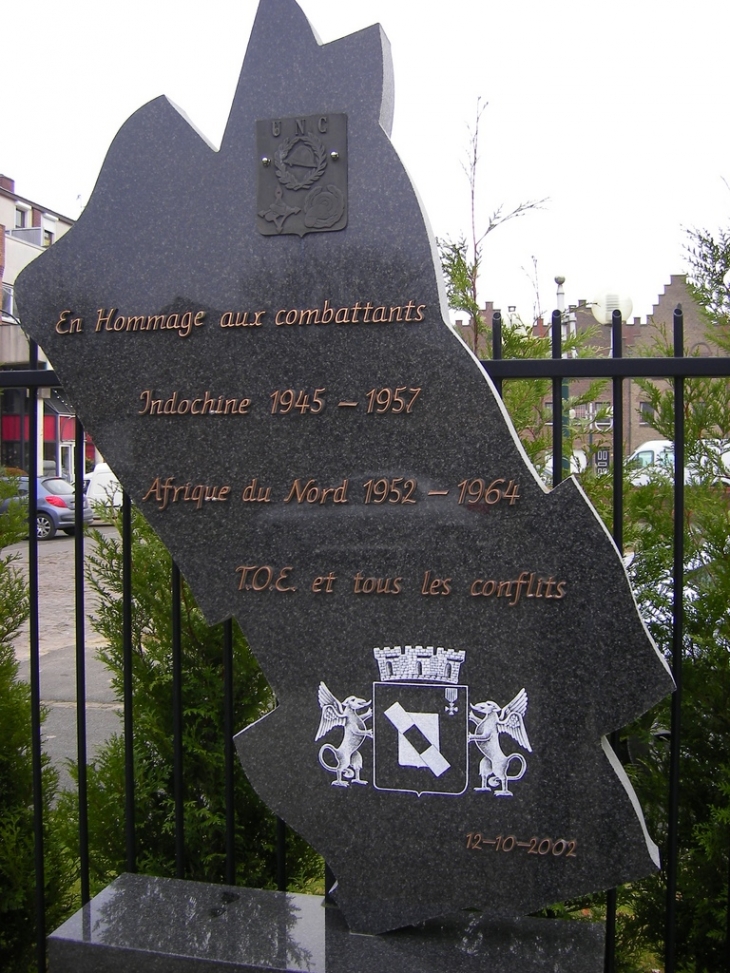 PLAQUE COMMEMORATIVE - Pérenchies