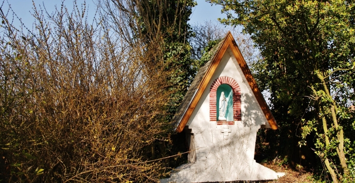 Chapelle - Petite-Forêt