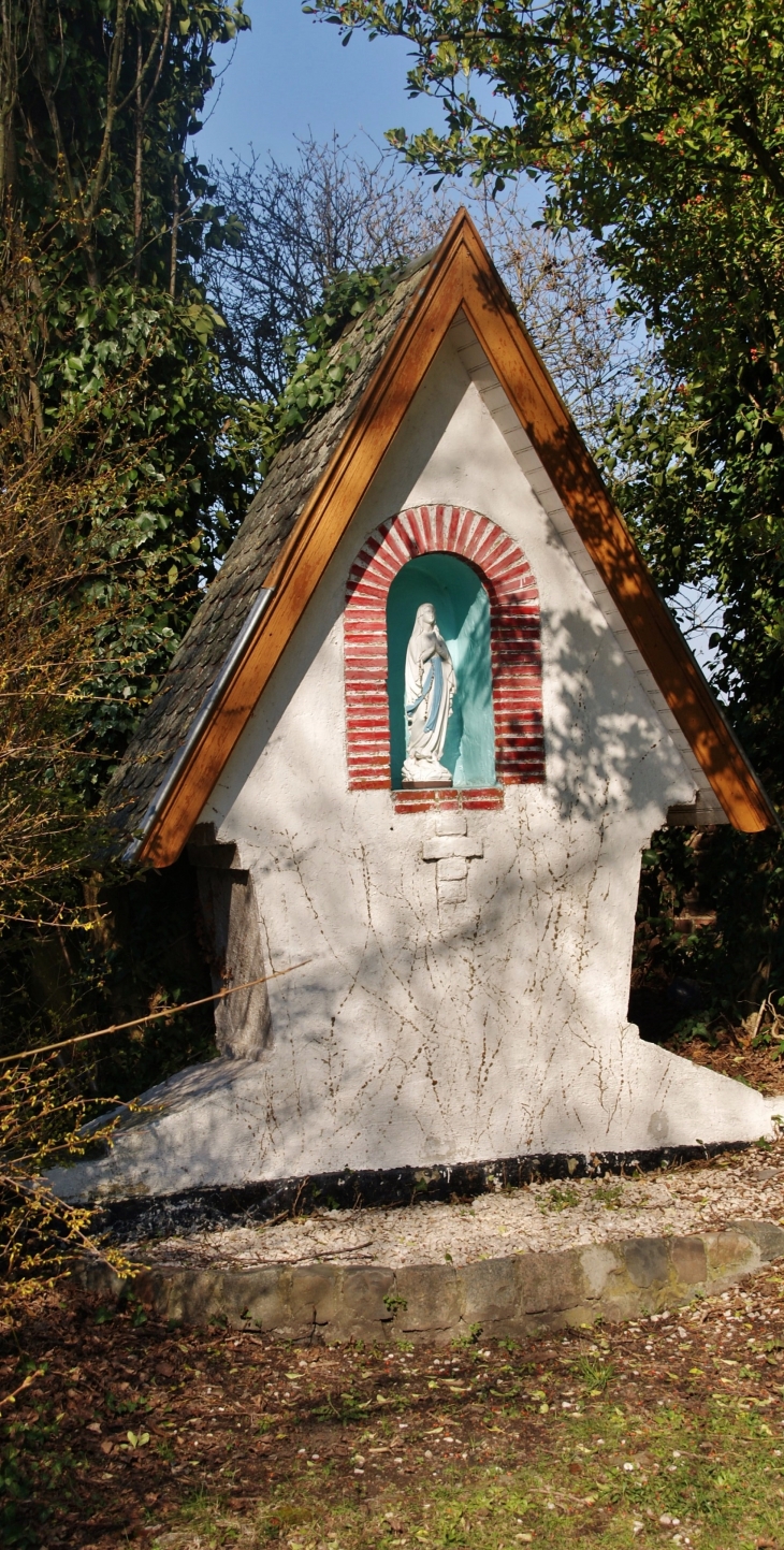 Chapelle - Petite-Forêt