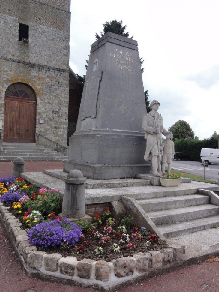 Preux-au-Bois (59288) monument aux morts