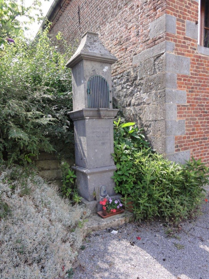 Prisches (59550) chapelle N.D. des 7 Douleurs et Ste Saturnine (1873). Prisches possède une vingtaine de chapelles et calvaires