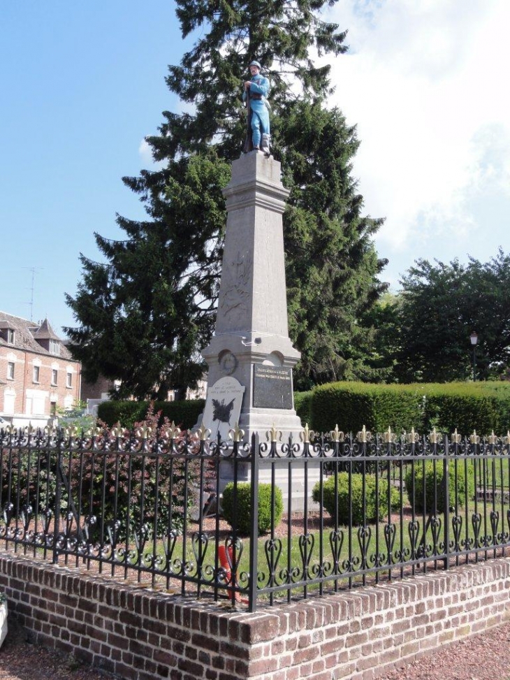 Prisches (59550) monument aux morts