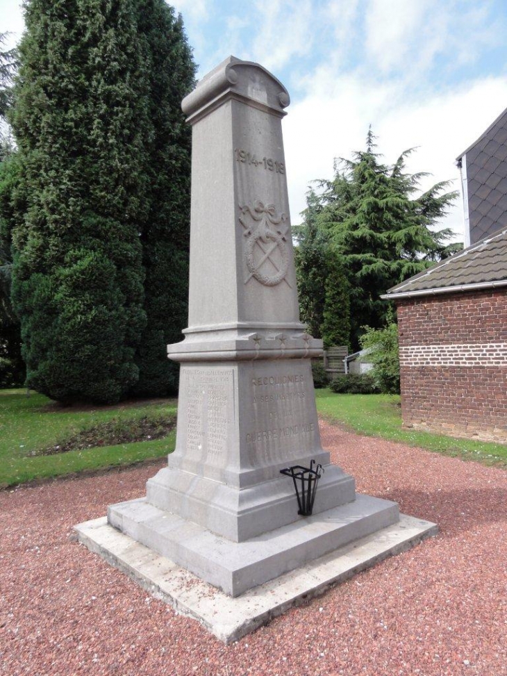 Recquignies (59245) monument aux mort (A) à Recuignies