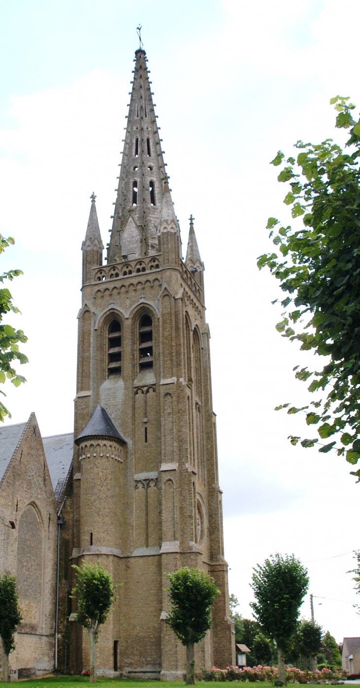  <église Saint-Omer son Clocher culmine a 66 métres - Rexpoëde