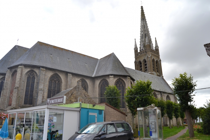  <église Saint-Omer son Clocher culmine a 66 métres - Rexpoëde