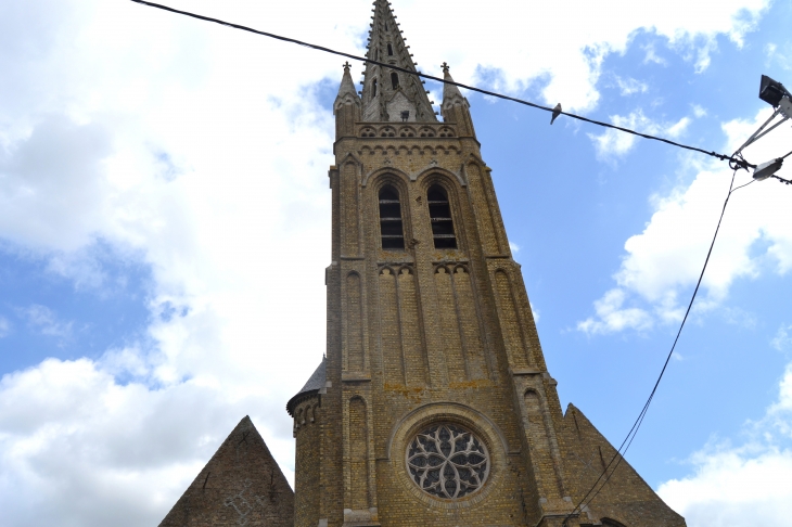  <église Saint-Omer son Clocher culmine a 66 métres - Rexpoëde