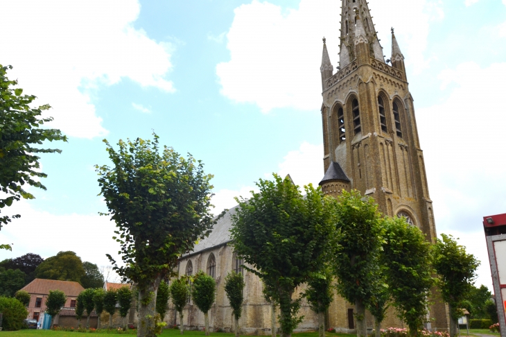  <église Saint-Omer son Clocher culmine a 66 métres - Rexpoëde