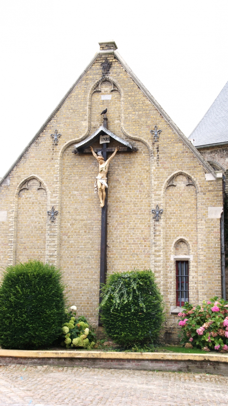  <église Saint-Omer son Clocher culmine a 66 métres - Rexpoëde