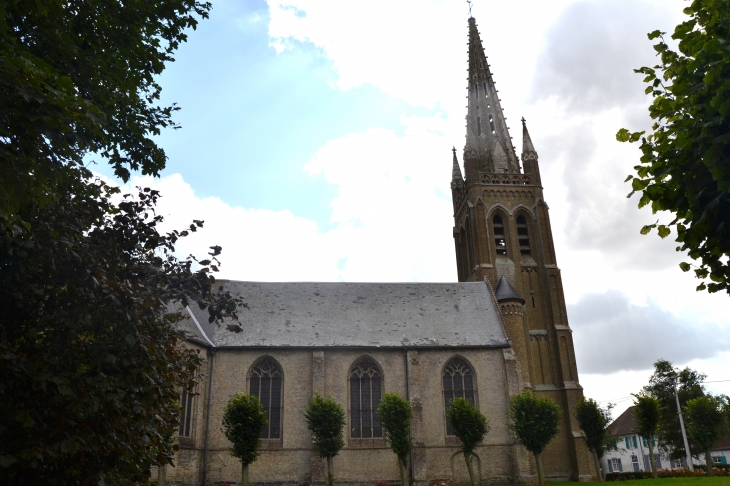  <église Saint-Omer son Clocher culmine a 66 métres - Rexpoëde