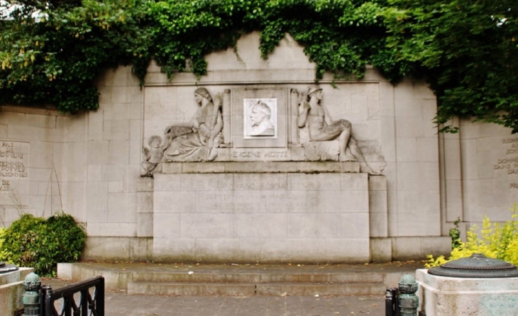 Monument ( Eugène-Motte ) - Roubaix