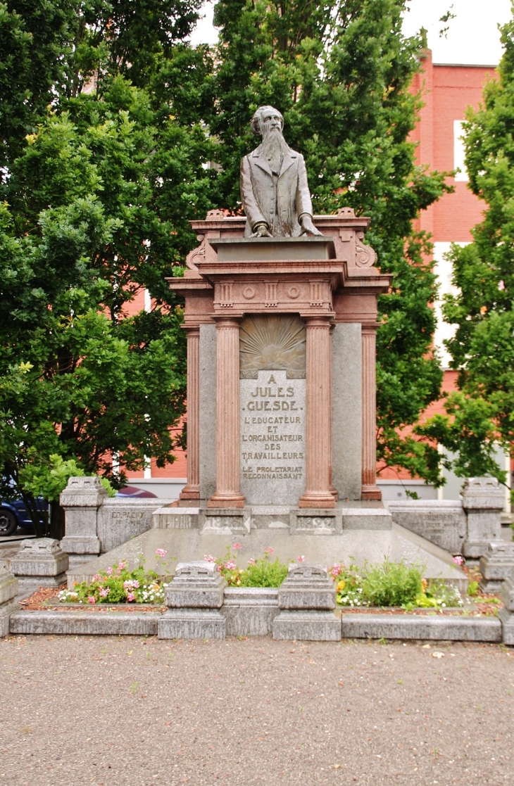 Monument ( Jules-Guesde ) - Roubaix