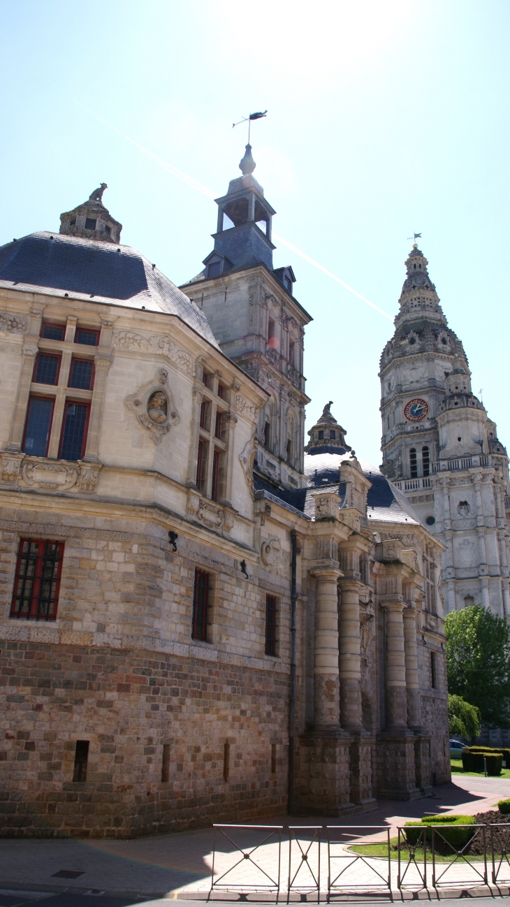 Hotel-de-Ville - Saint-Amand-les-Eaux