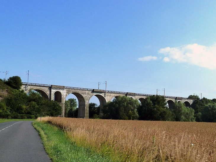 Le viaduc - Saint-Benin