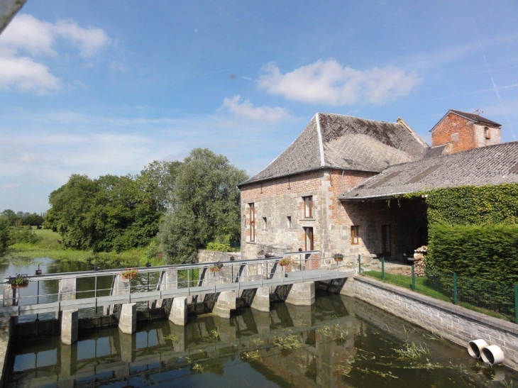 Saint-Hilaire-sur-Helpe, moulin à Fuchau