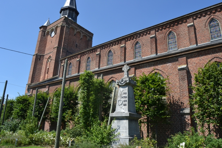 <<église Saint-Jean-Baptiste et sa tour du 16 Em Siècle - Saint-Jans-Cappel