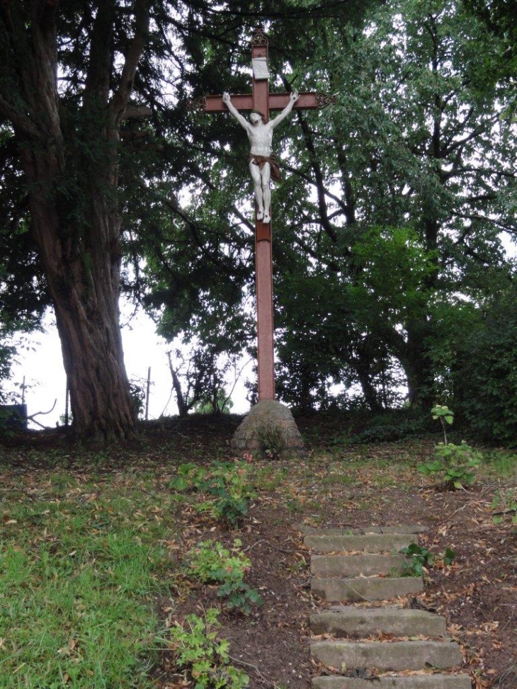 Saint-Martin-sur-Écaillon (59213) calvaire, rue Villars