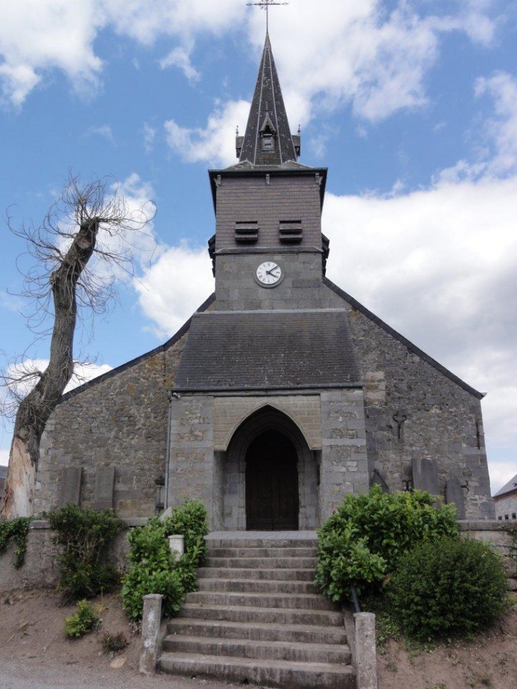 Saint-Remy-Chaussée, façade de l'église