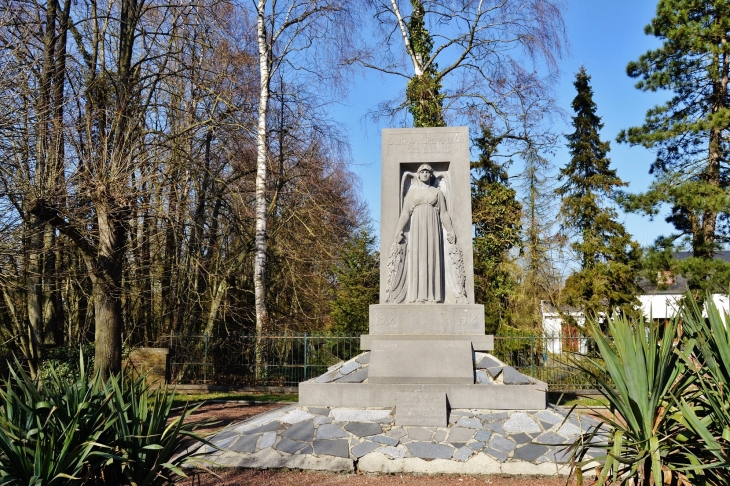 Monument aux Morts - Saint-Waast