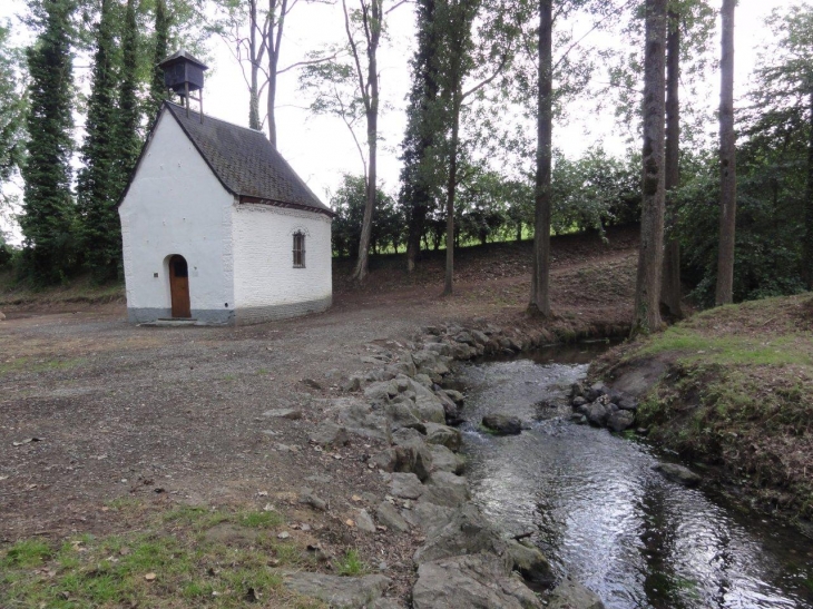 Salesches (59218) chapelle des Prés, ruisseau Saint-Georges