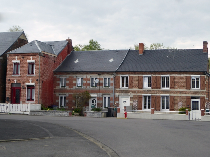 Maisons du centre - Sars-Poteries